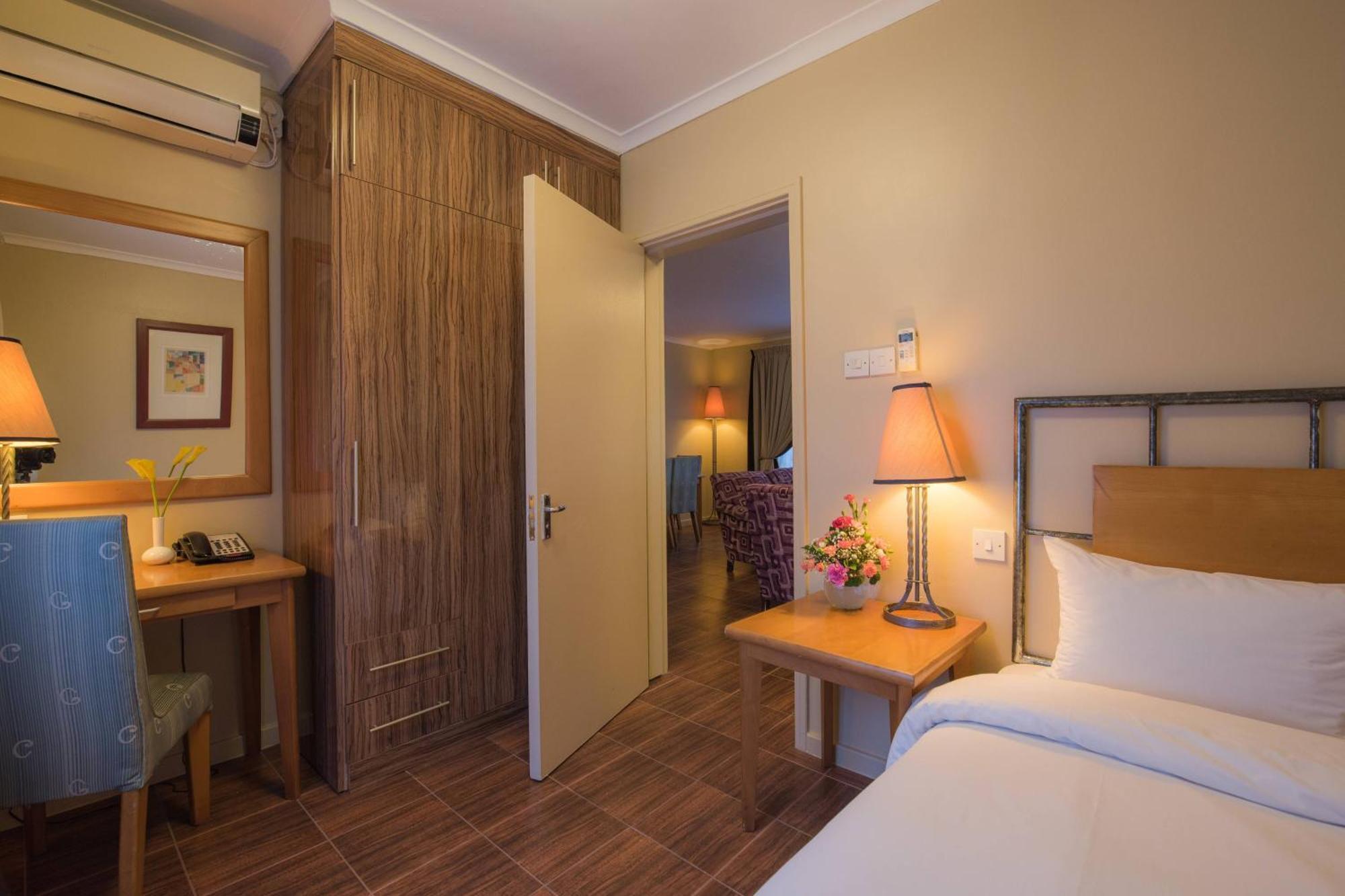 Protea Hotel By Marriott Dar Es Salaam Oyster Bay Exterior foto